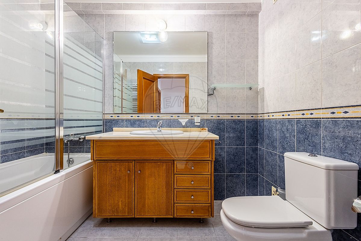 Apartamento T2 em Carcavelos e Parede 14