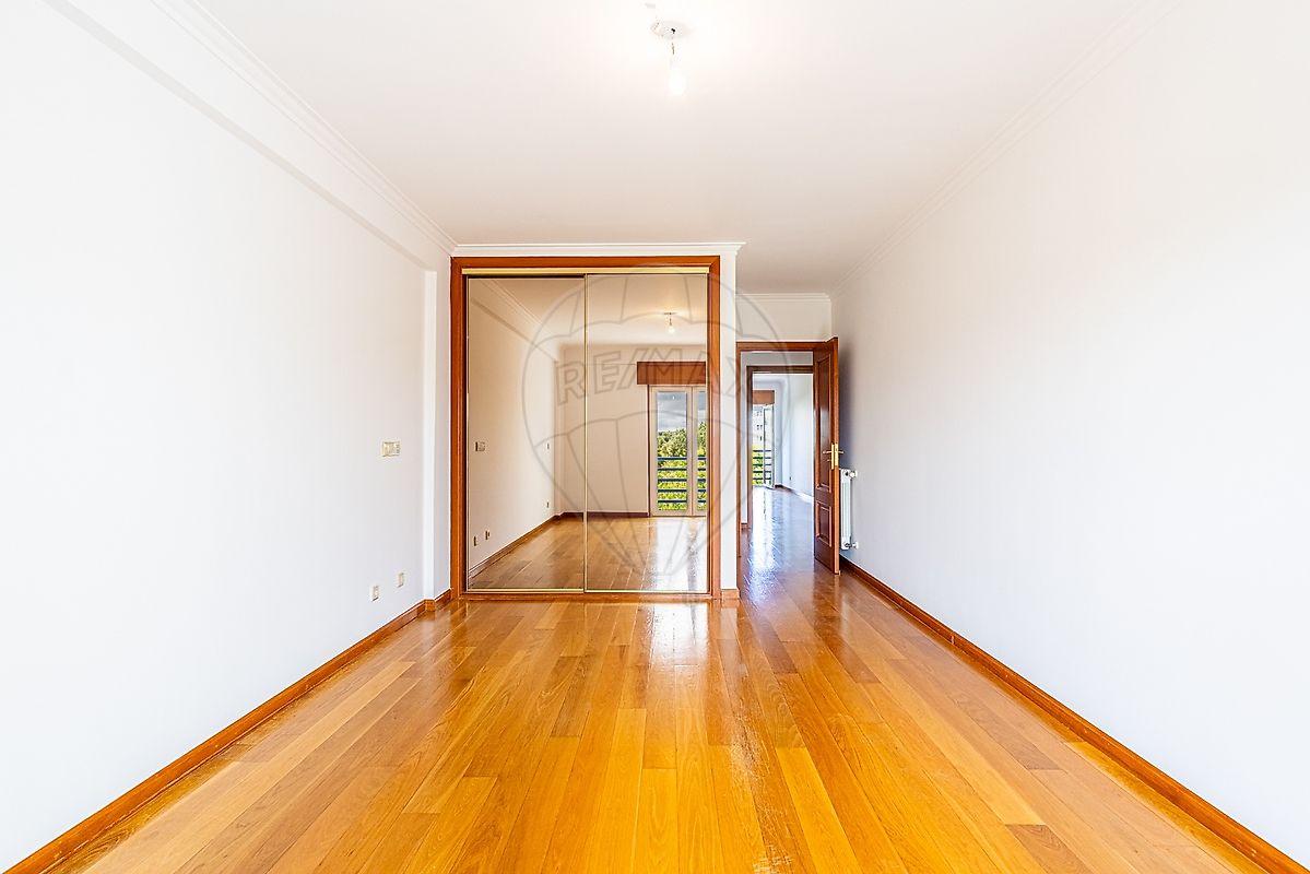 Apartamento T2 em Carcavelos e Parede 18