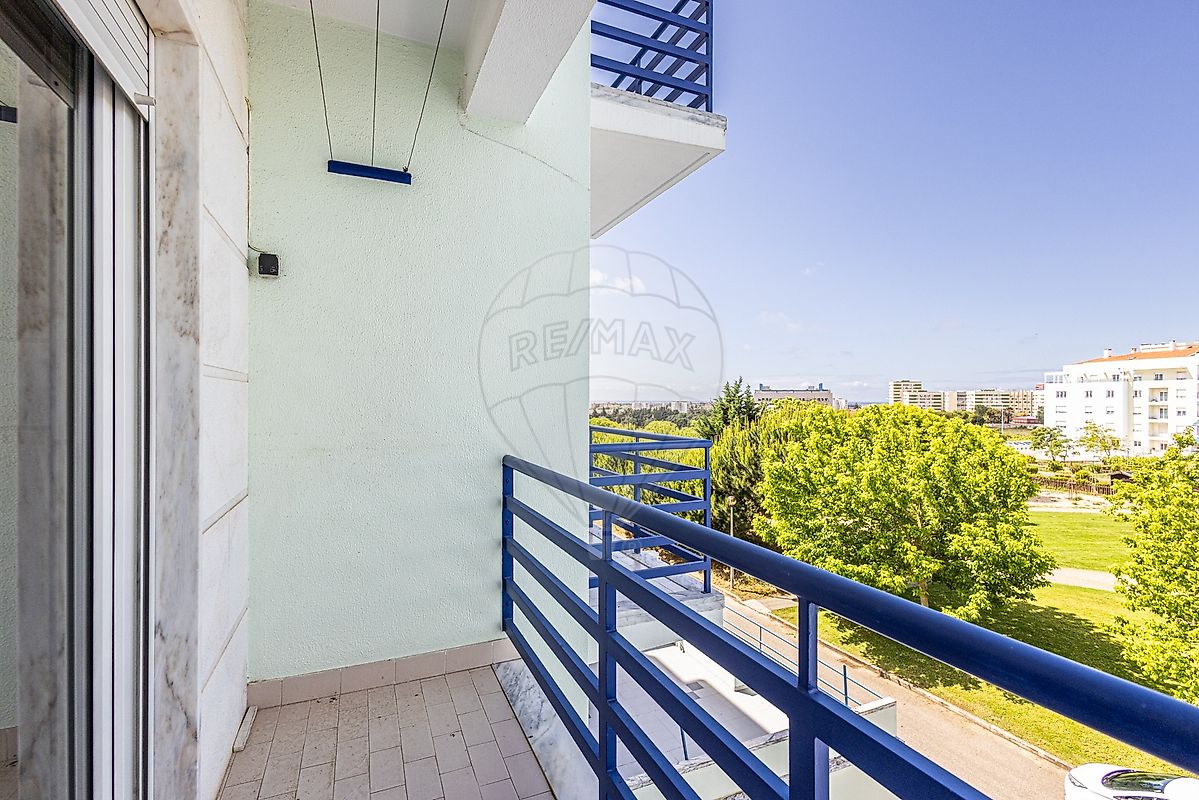 Apartamento T2 em Carcavelos e Parede 11