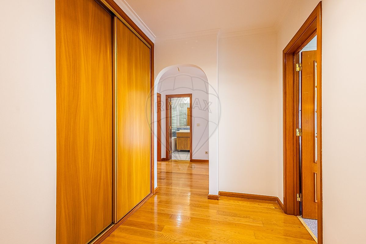 Apartamento T2 em Carcavelos e Parede 20