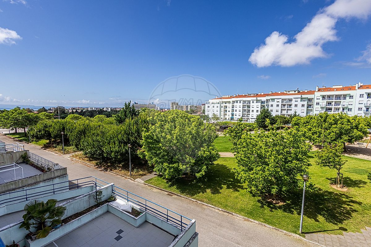 Apartamento T2 em Carcavelos e Parede 38
