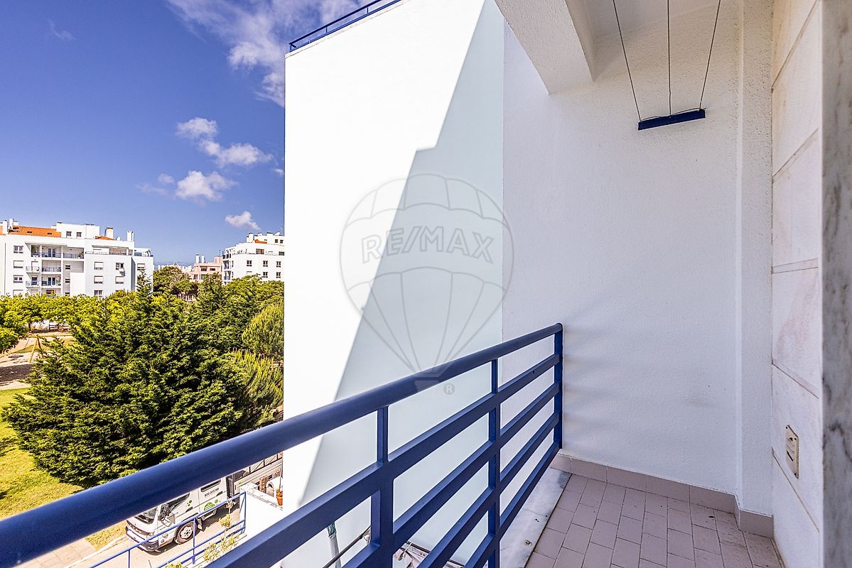 Apartamento T2 em Carcavelos e Parede 13