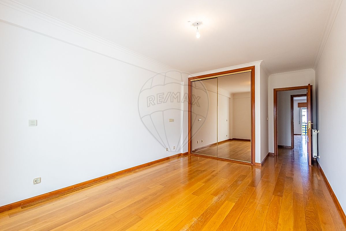 Apartamento T2 em Carcavelos e Parede 17
