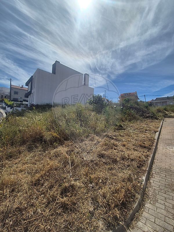 Terreno à venda em Odivelas