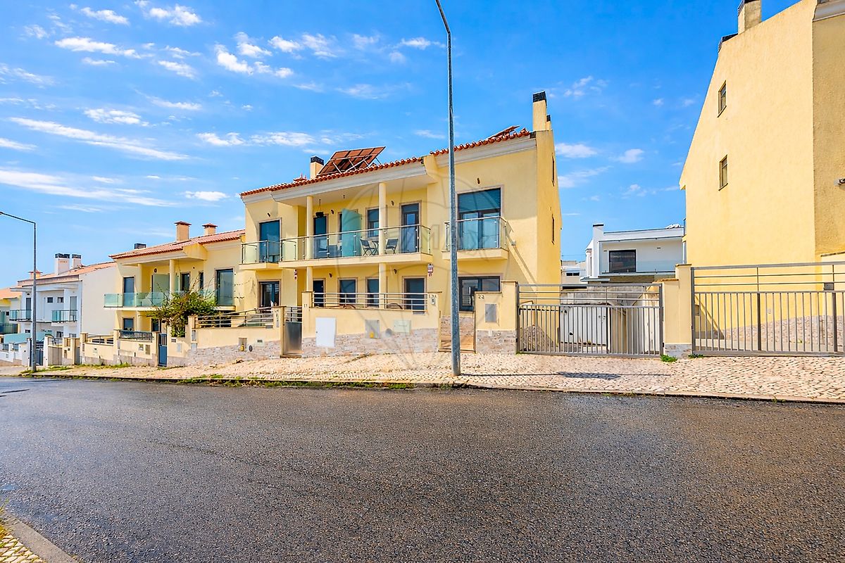 Moradia T3 à venda em Odivelas