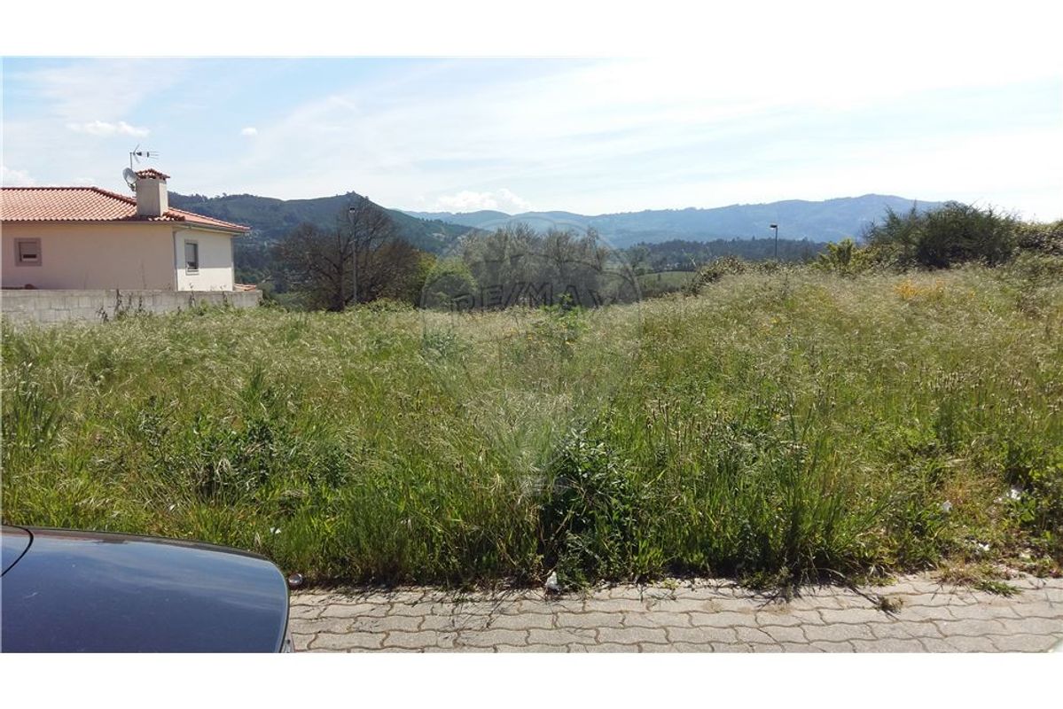 Excelente lote para construção-MORADIA INDIVIDUAL