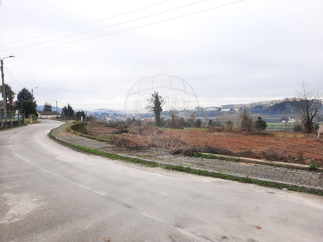 Land for sale in Amares, Portugal — €129,500