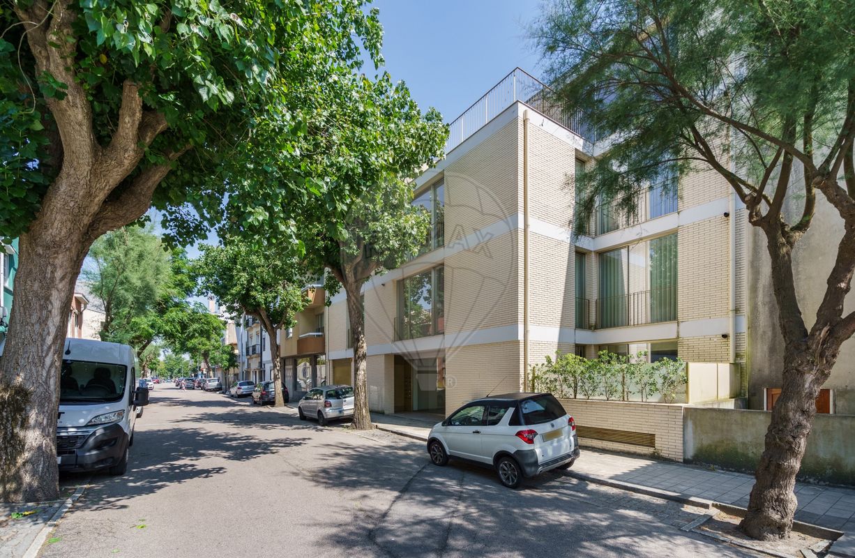 listing 123001034-1570 picture-0