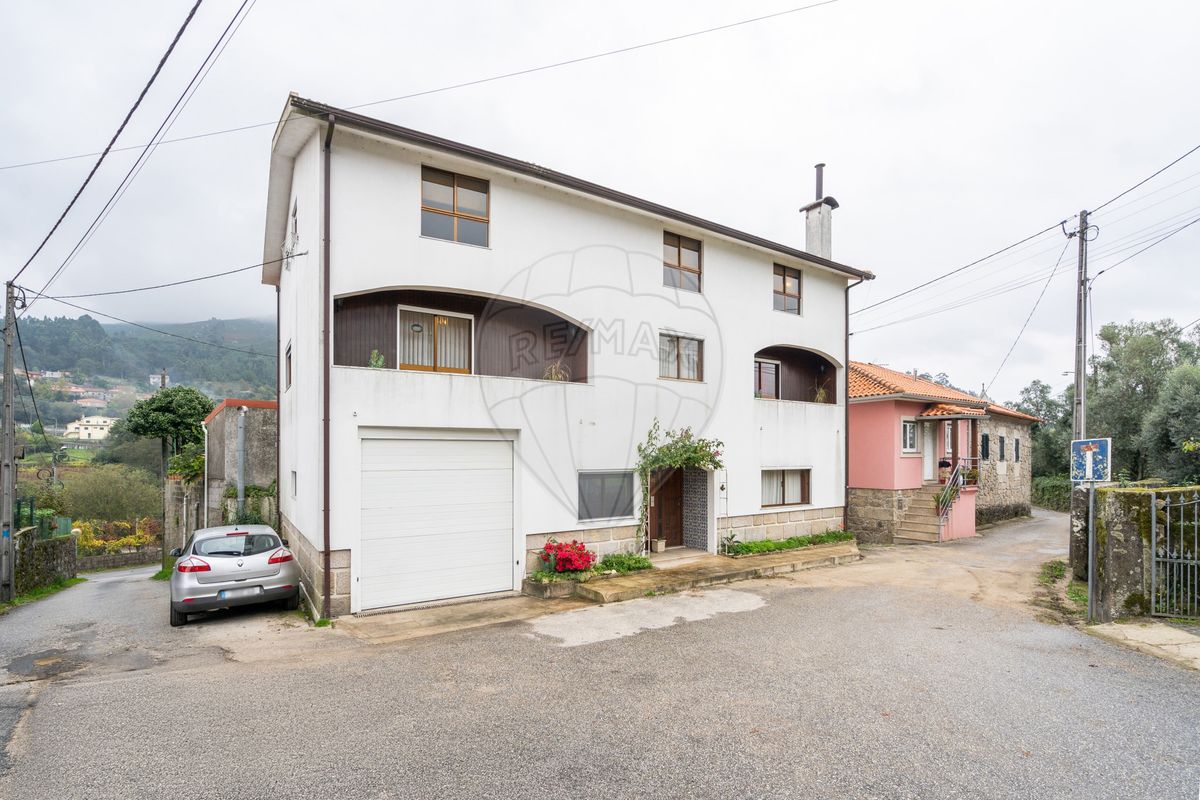 Moradia T4 para venda