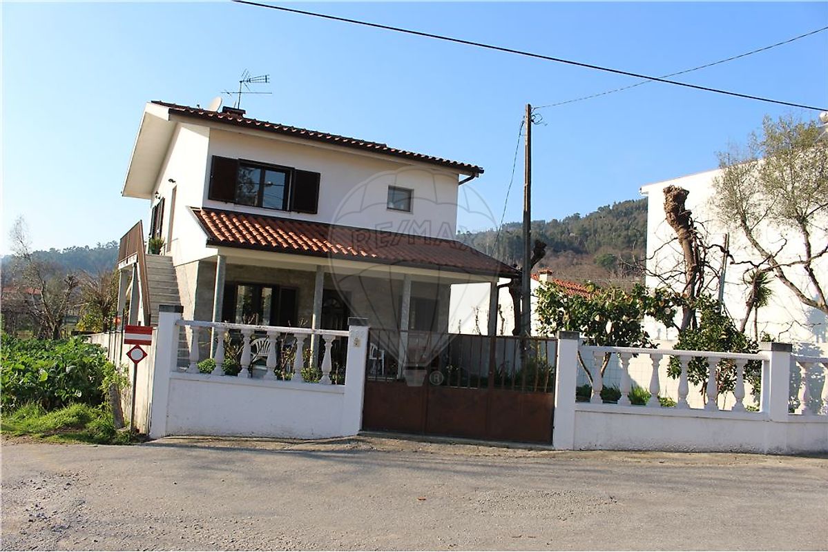 Moradia T4 para venda