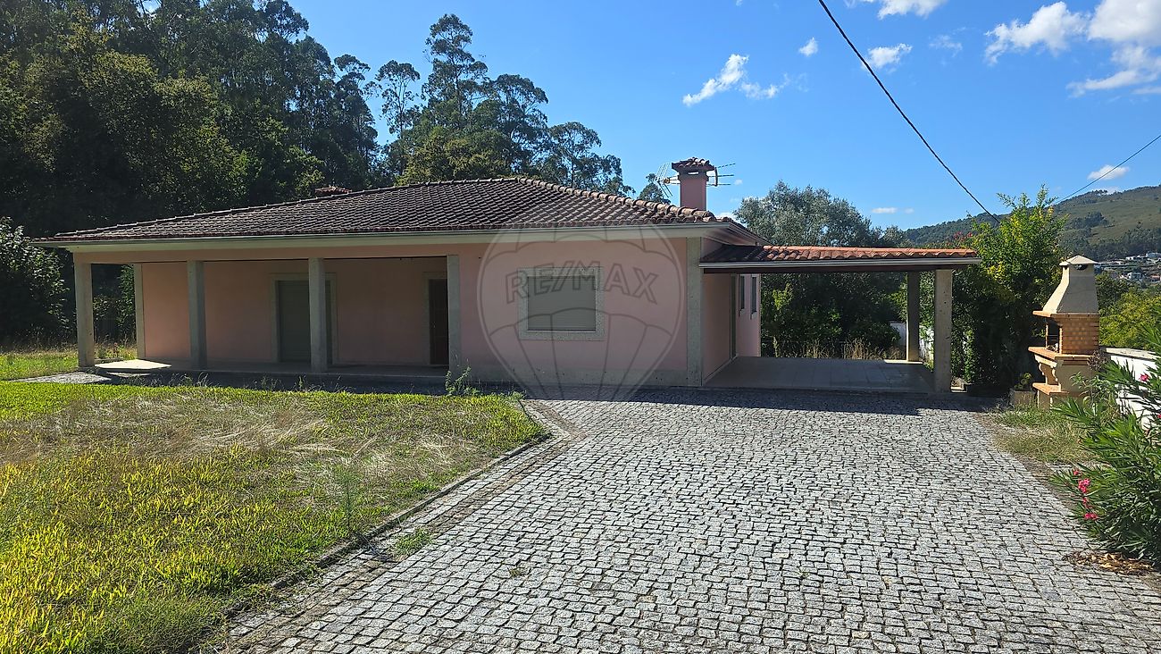 Moradia T4 para venda