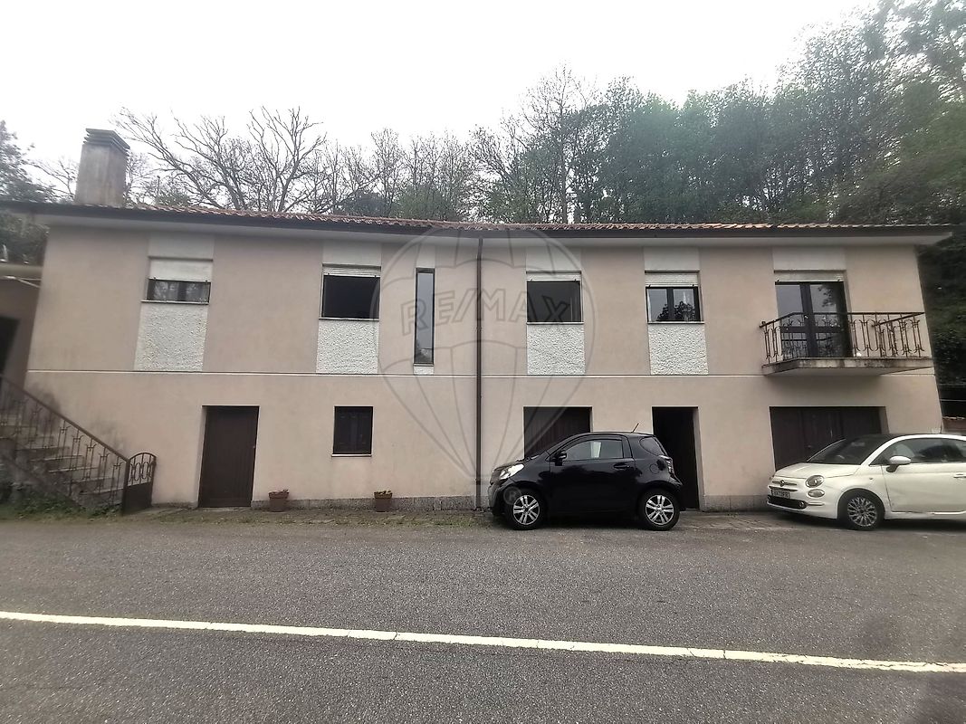 Moradia - Aboim da Nóbrega e Gondomar, Vila Verde, Braga