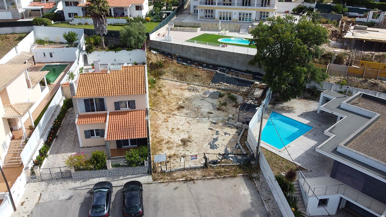 Land for sale in Sesimbra, Portugal — €100,000