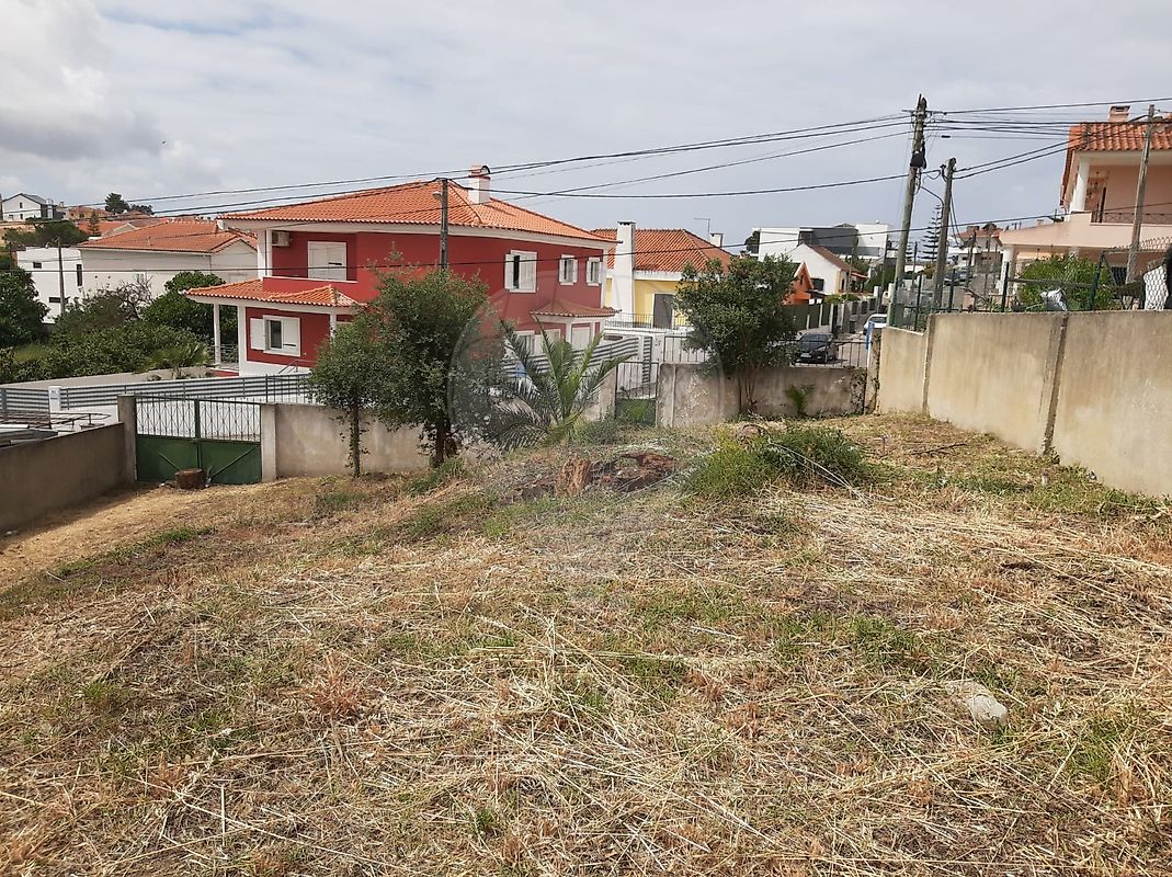 Land for sale in Almada, Portugal — €195,000