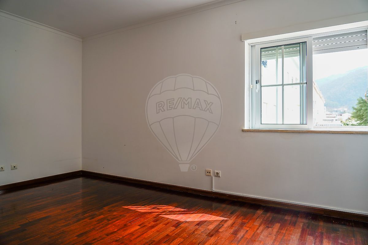 Apartamento T2 à venda em Lousã