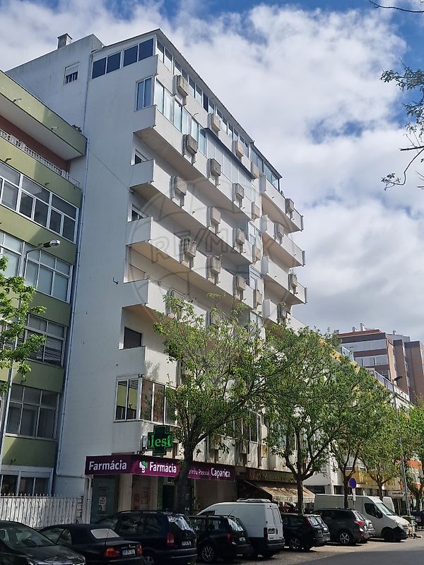 Apartamento T2 à venda em Almada