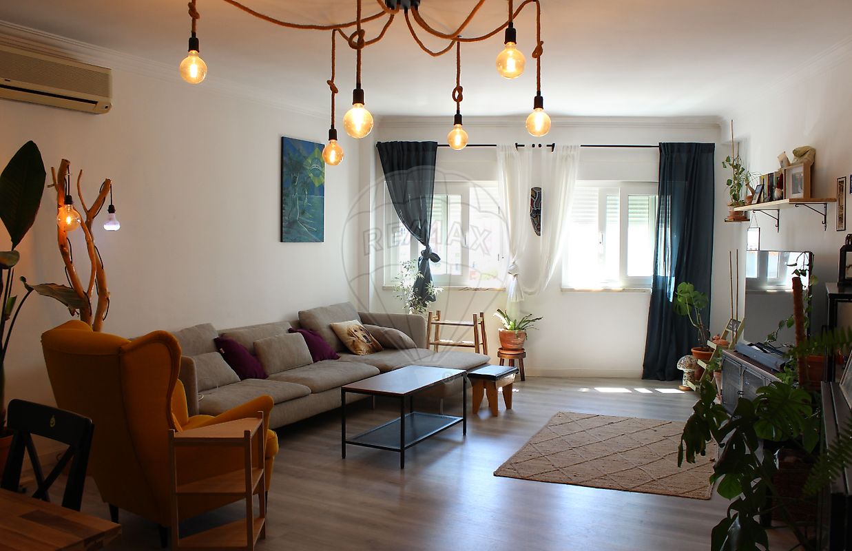 Apartamento T3 à venda em Seixal
