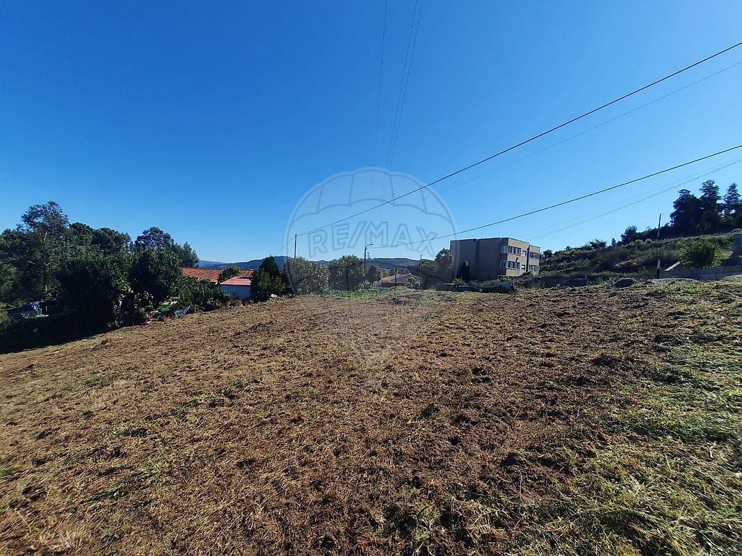 Land for sale in Felgueiras, Portugal — €85,000