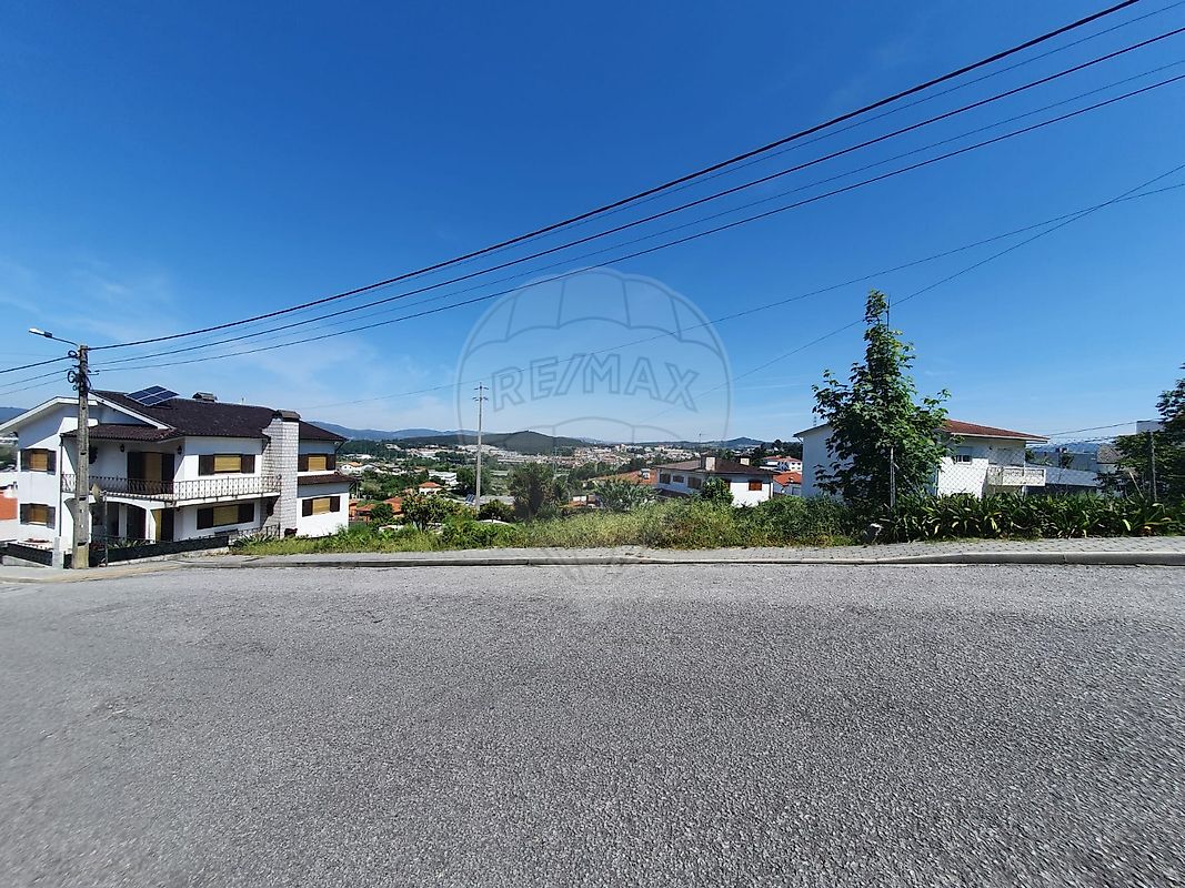 Land for sale in Guimarães, Portugal — €67,500