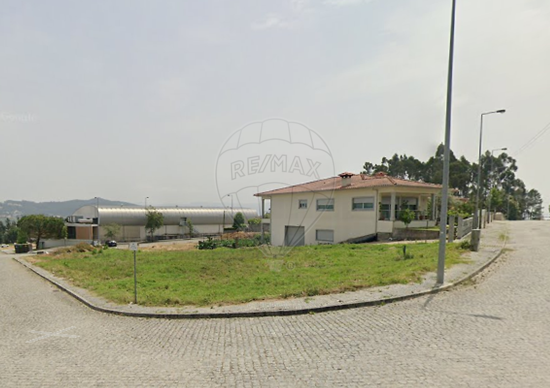 Land for sale in Vila Nova de Famalicão, Portugal — €90,000