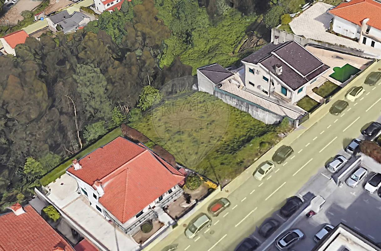 Land for sale in Guimarães, Portugal — €89,900
