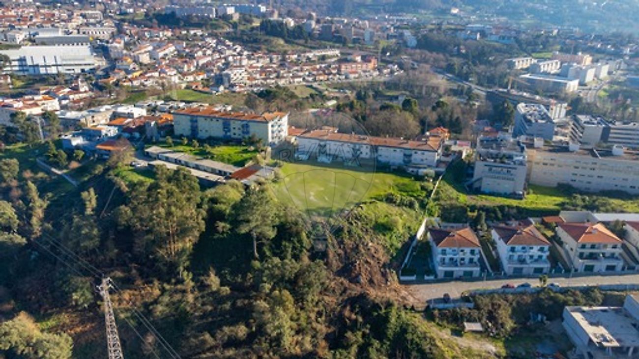 Land for sale in Guimarães, Portugal — €2,000,000