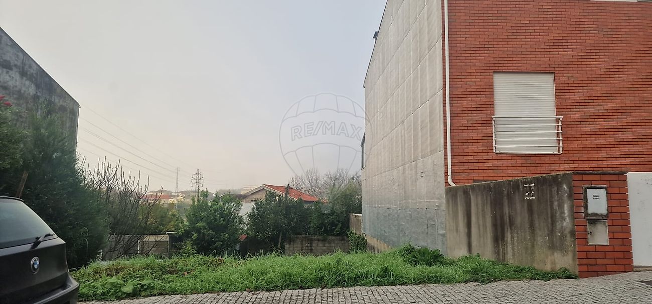 Land for sale in Guimarães, Portugal — €79,900