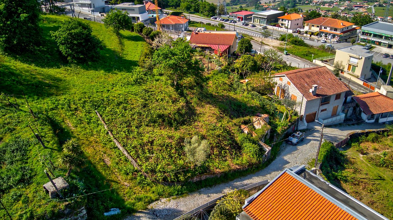 Land for sale in Póvoa de Lanhoso, Portugal — €66,150
