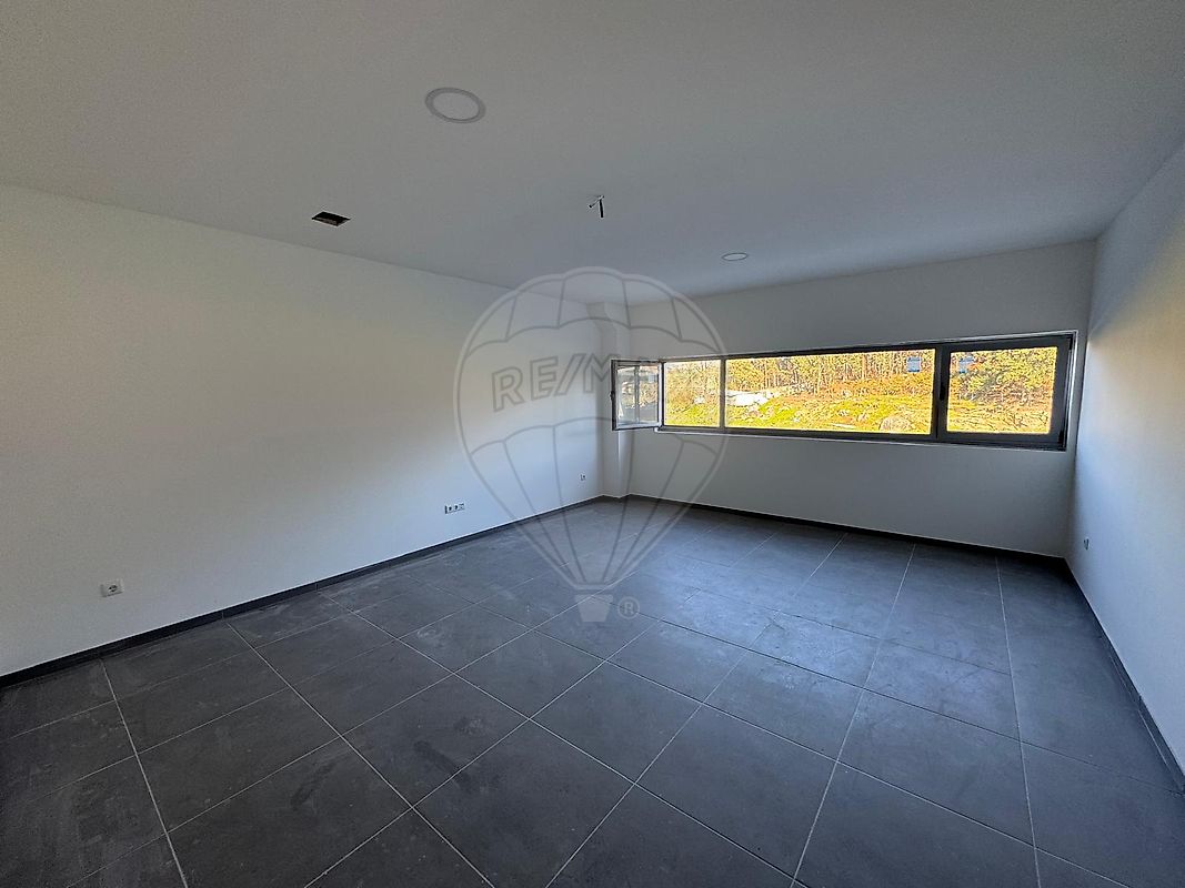 listing 123061236-200 picture-0