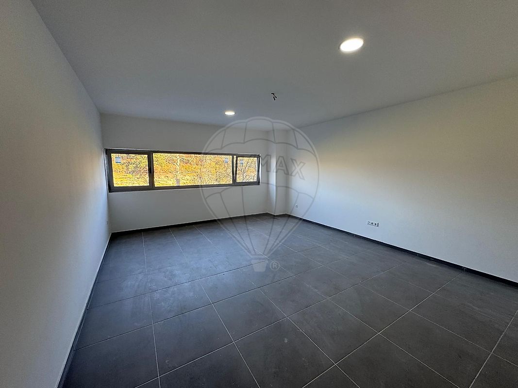 listing 123061236-200 picture-0