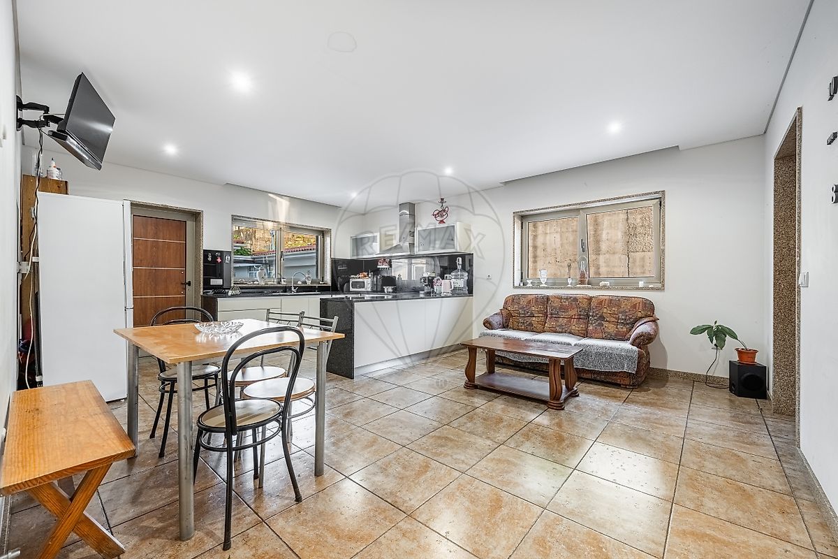 listing 123061245-230 picture-0