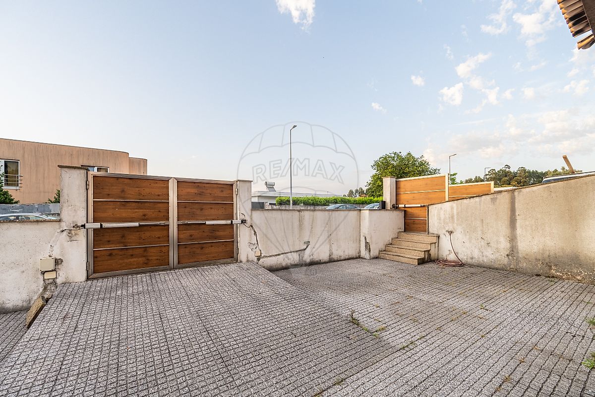 listing 123061245-230 picture-0