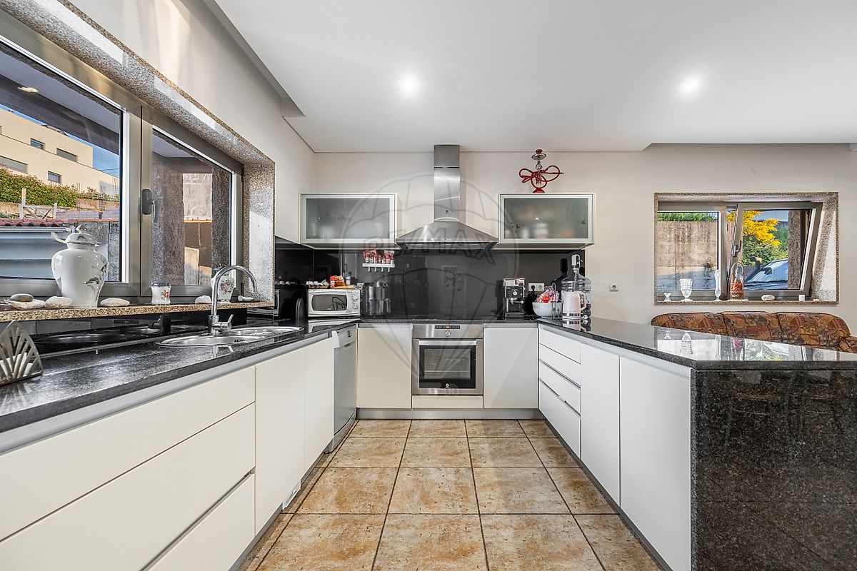 listing 123061245-230 picture-0