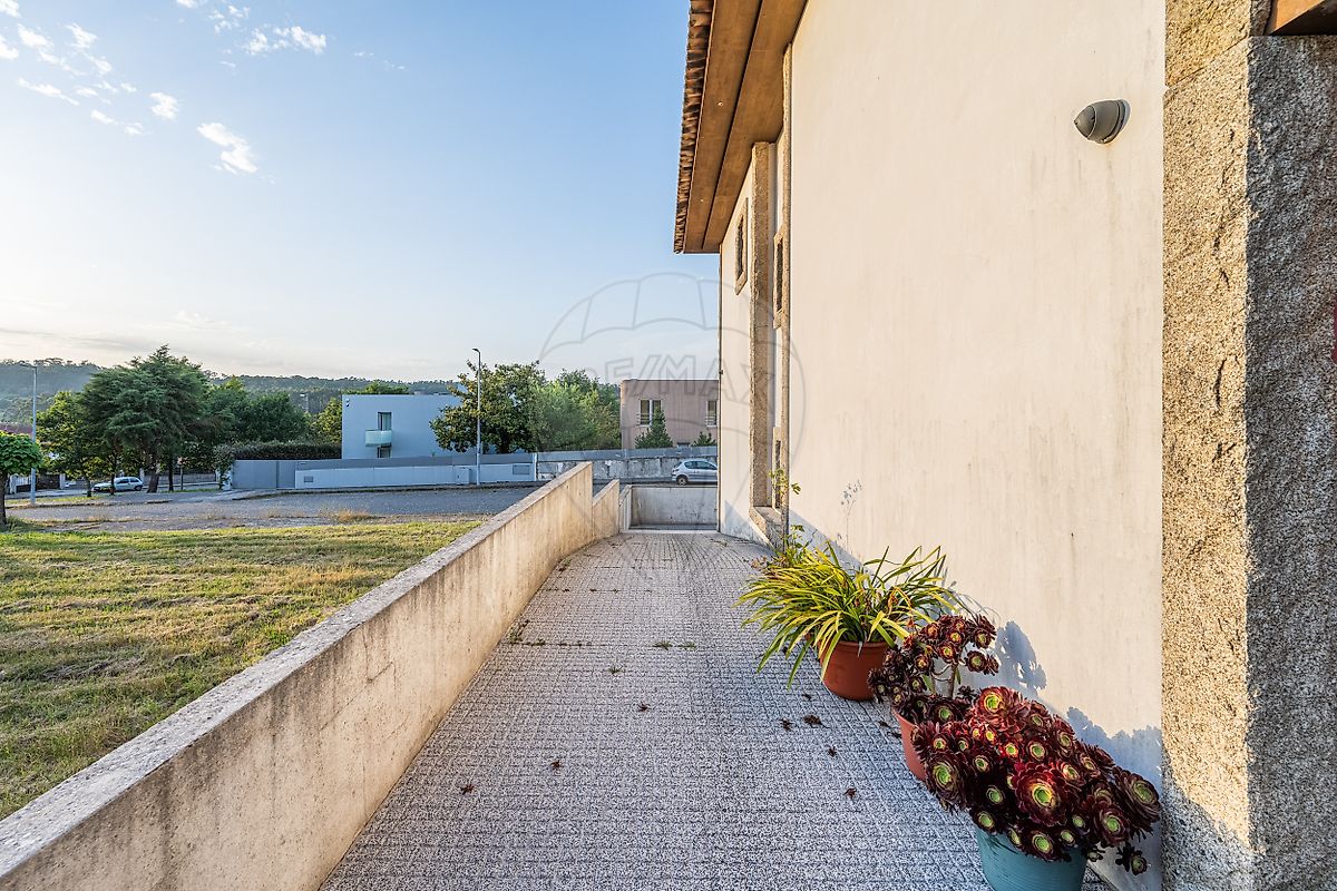 listing 123061245-230 picture-0