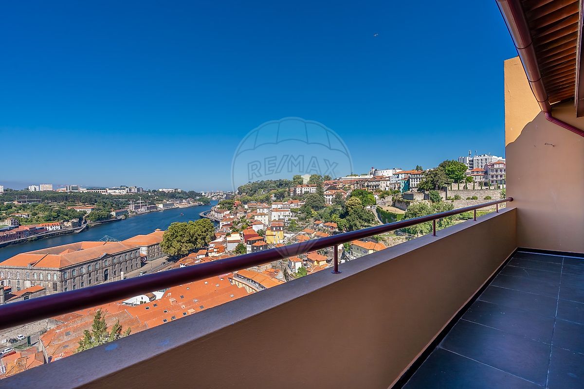 Apartamento T3 à venda em Porto