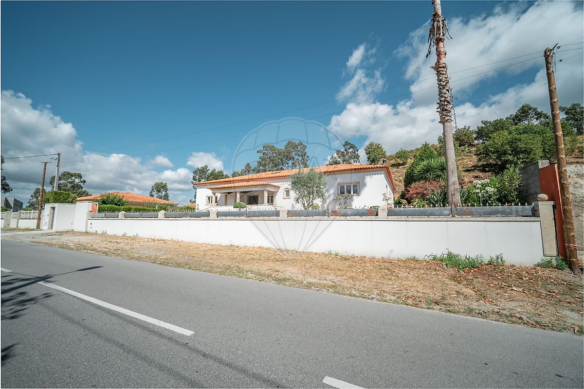 Moradia T4 para venda