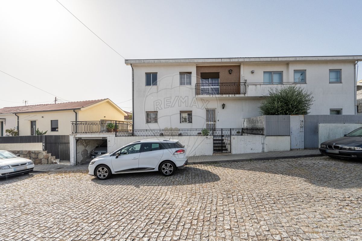 Moradia T4 para venda