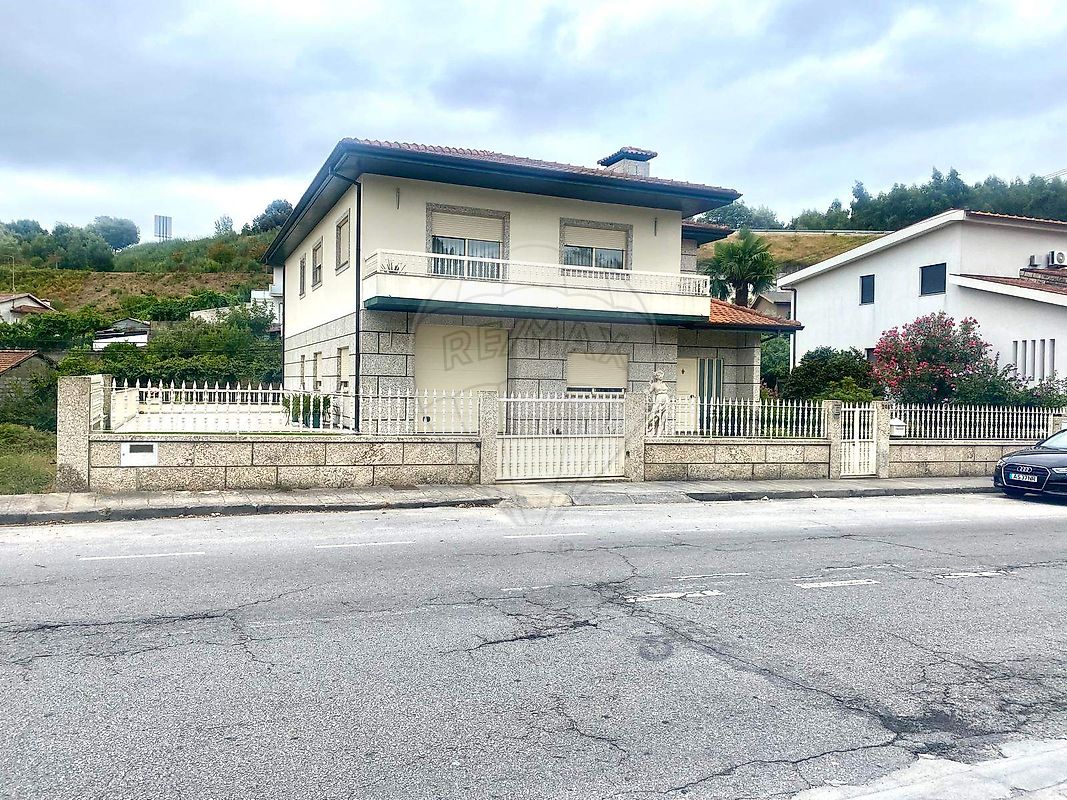 Moradia - Mesão Frio, Guimarães, Braga