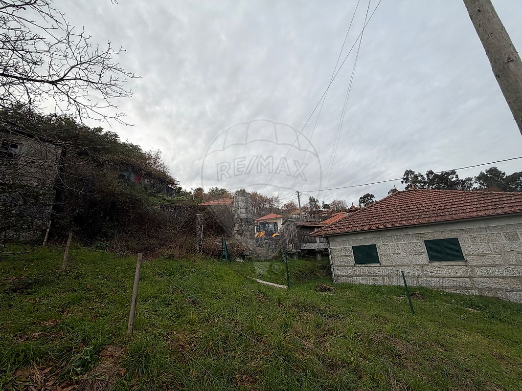 Moradia - Moreira do Rei e Várzea Cova, Fafe, Braga