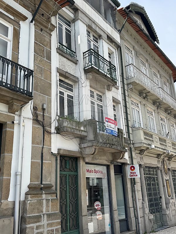 Prédio à venda em Guimarães