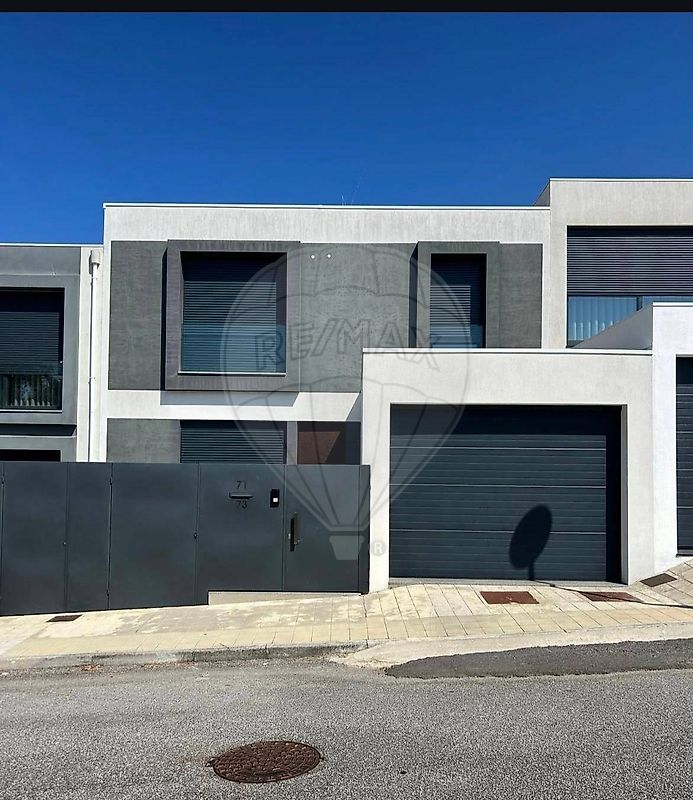 Moradia T3 em Custóias, Leça do Balio e Guifões, €698.000