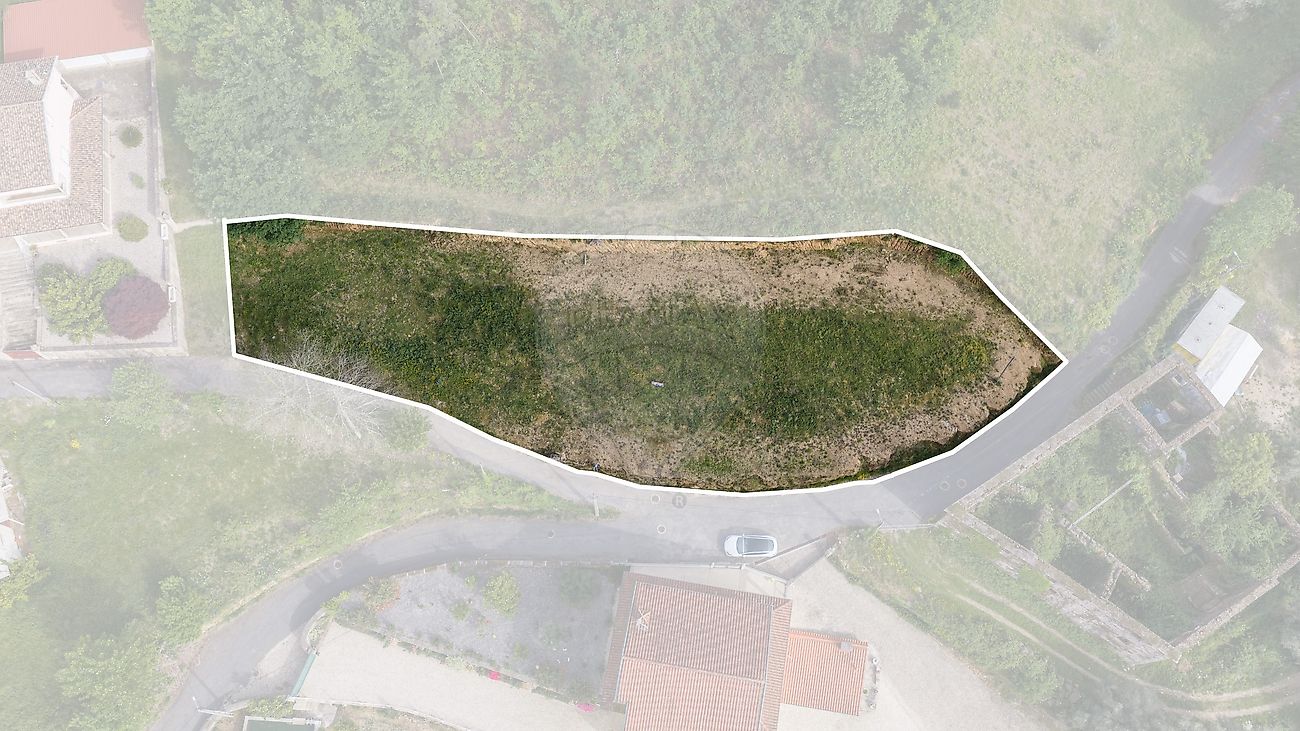 Terreno - Refojos de Basto, Outeiro e Painzela, Cabeceiras de Basto, Braga