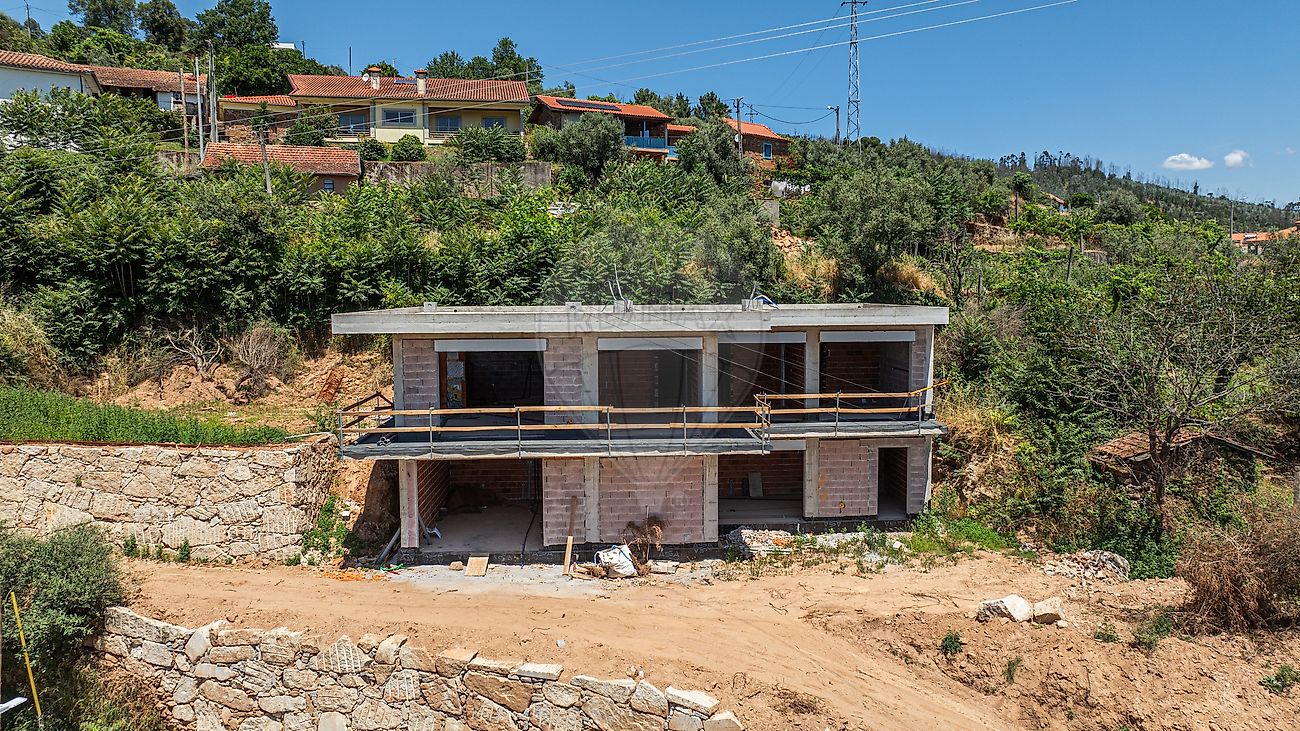 Moradia T3 à venda em Codeçoso, Celorico de Basto — foto 2