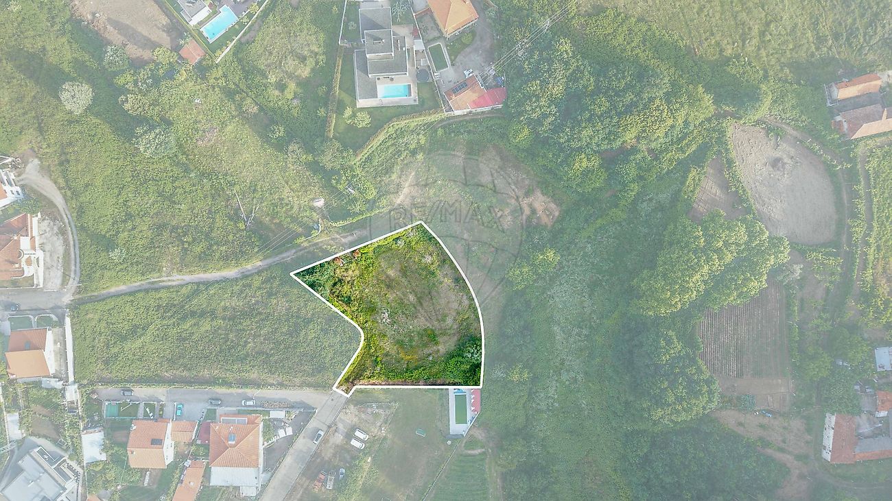 Terreno - Margaride (Santa Eulália), Várzea, Lagares, Varziela e Moure, Felgueiras, Porto