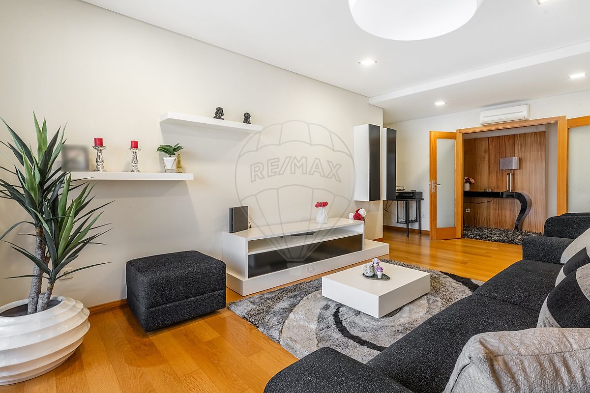 Apartamento T2 à venda em Vila Nova de Famalicão