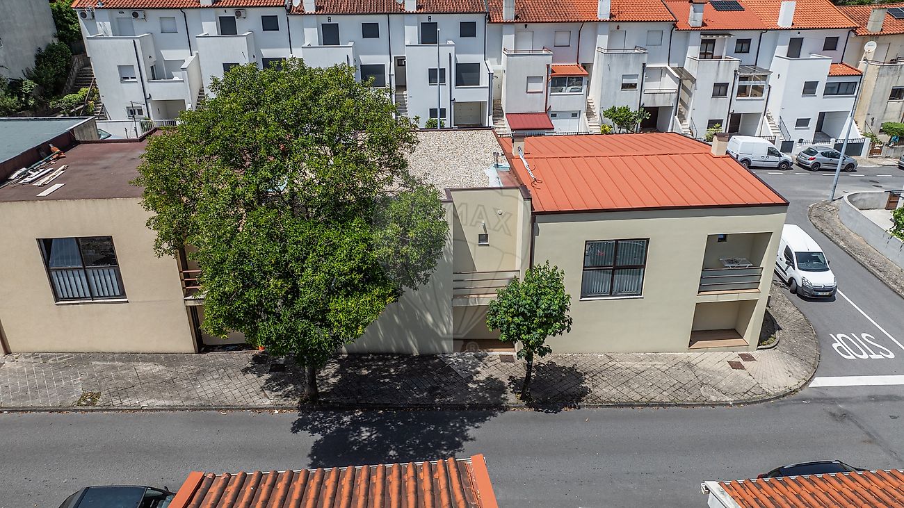 Moradia - Cepães e Fareja, Fafe, Braga