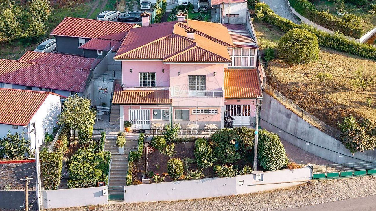 Apartamento T3 à venda em Vila Nova de Famalicão