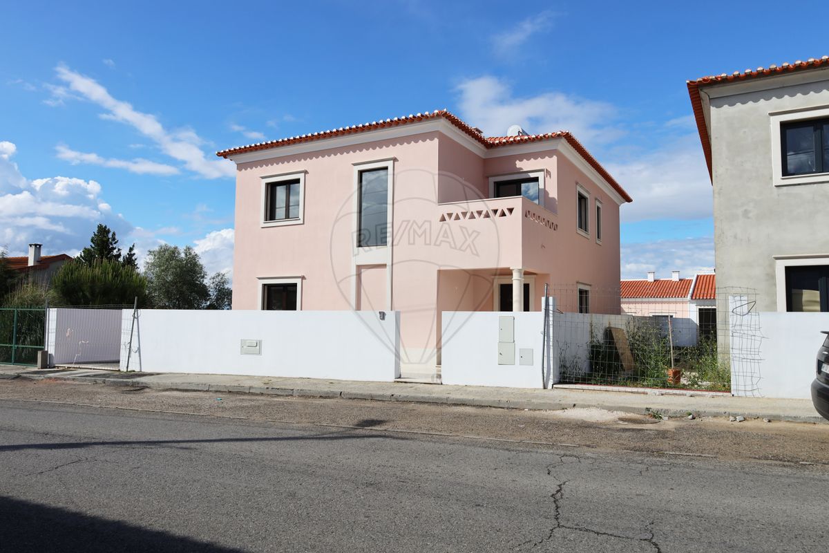 Moradia T4 para venda