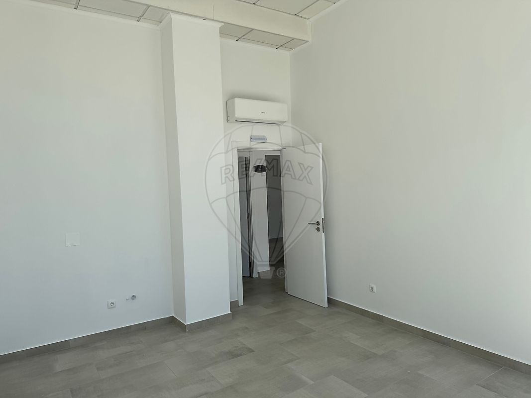 listing 123101053-165 picture-0