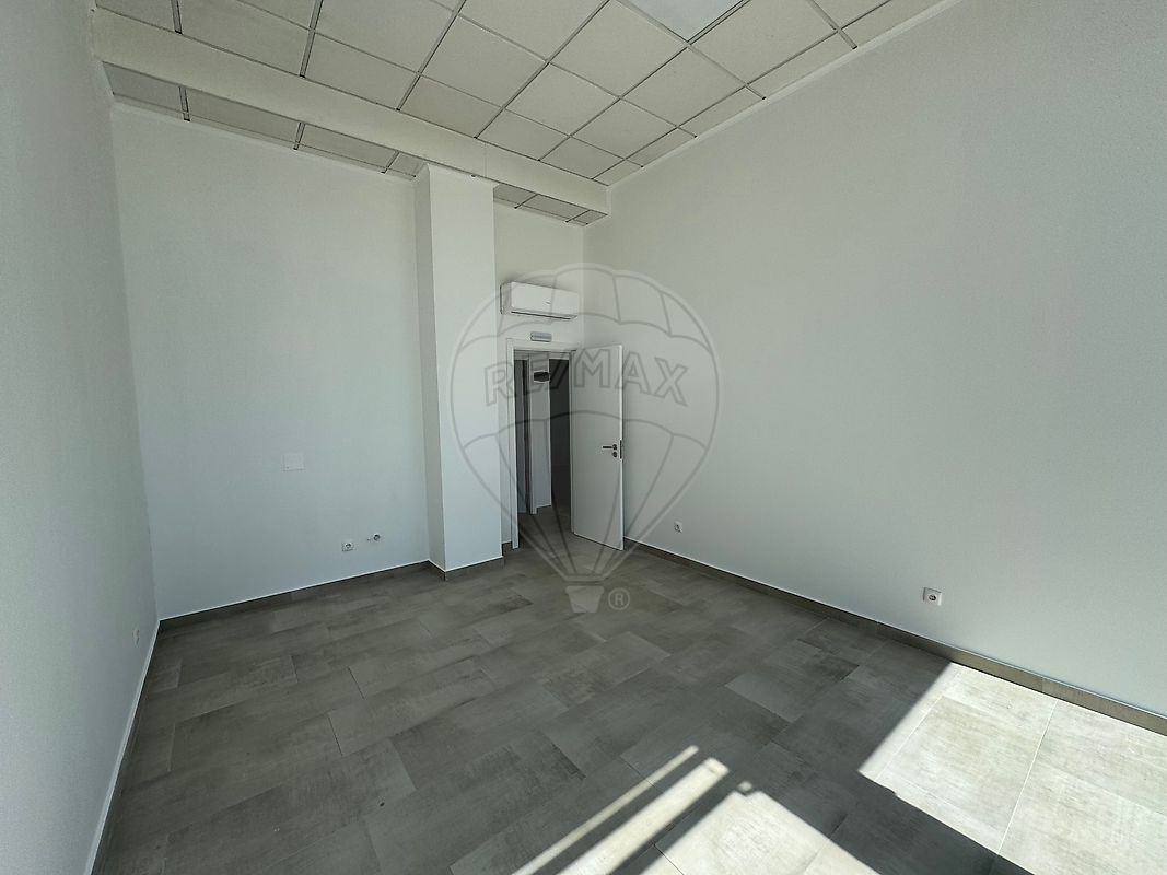 listing 123101053-165 picture-0